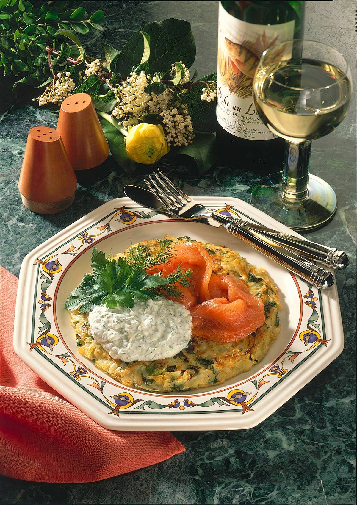 Riesenrösti mit Kräuterquark und Lachs Rezept