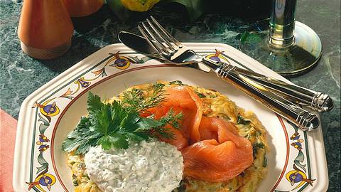 Riesenrösti mit Kräuterquark und Lachs Rezept - Foto: Neckermann