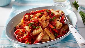 Rigatoni Arrabiata mit Hähnchen Rezept - Foto: House of Food / Bauer Food Experts KG