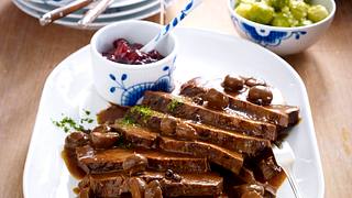 Rinderbraten nach Wildbret-Art mit Cranberry-Chutney Rezept - Foto: House of Food / Bauer Food Experts KG