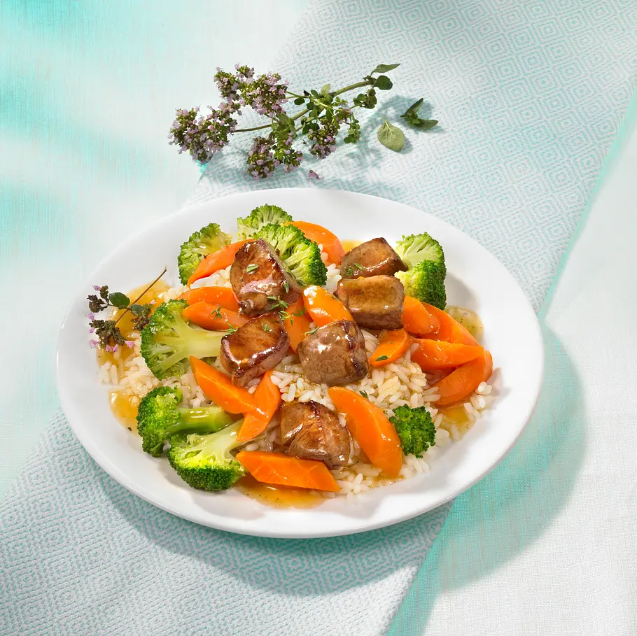 Rinderfilet auf Gemüse Rezept Rinderfilet auf Gemüse Rezept