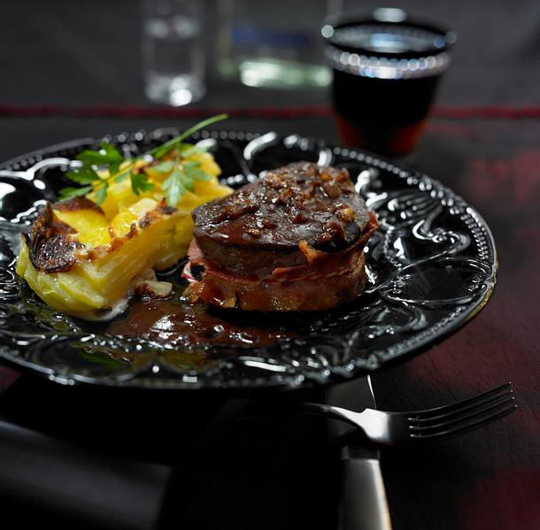Rinderfilet in Wodka-Tomatensoße Rezept Rinderfilet in Wodka-Tomatensoße Rezept