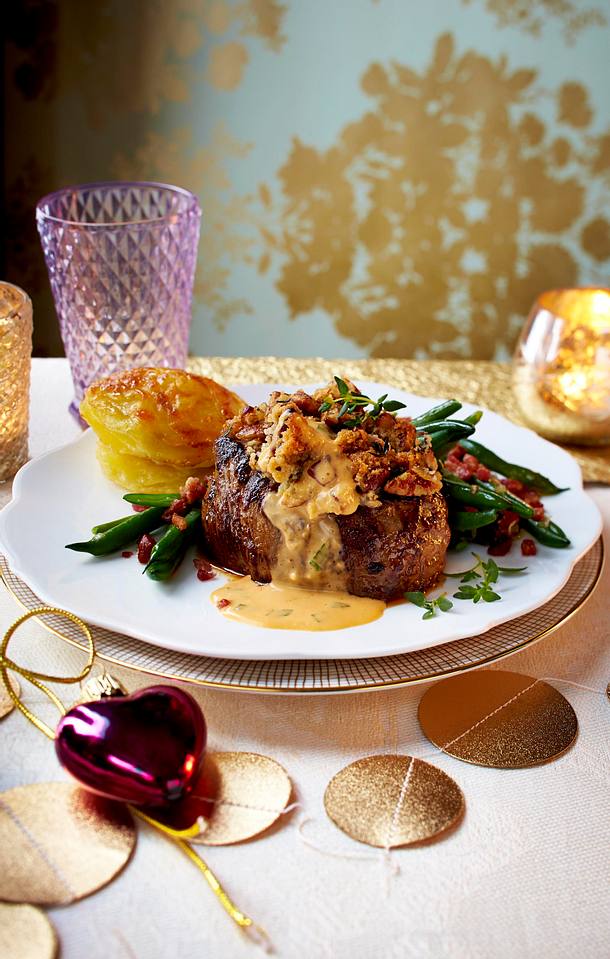 Rinderfilet mit Café-de-Paris-Soße und Kartoffeln Rezept Rinderfilet mit Café-de-Paris-Soße und Kartoffeln Rezept