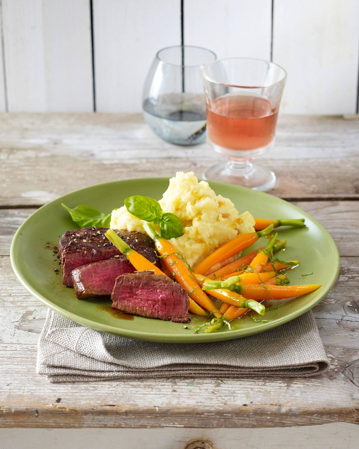 Rinderfilet mit karamellisierten Fingermöhren Rezept