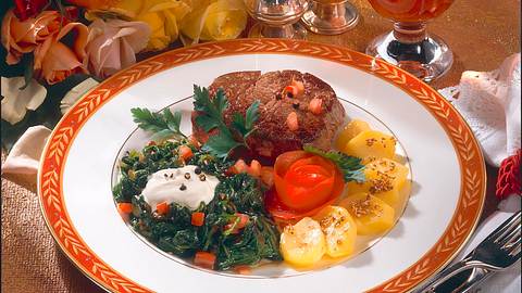 Rinderfilet mit Spinat und Kartoffeln Rezept - Foto: Först, Thomas