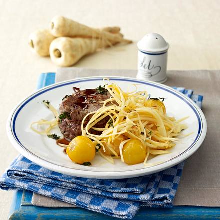 Rinderfilet-Steak mit Pastinaken-Spaghetti Rezept Rinderfilet-Steak mit Pastinaken-Spaghetti Rezept