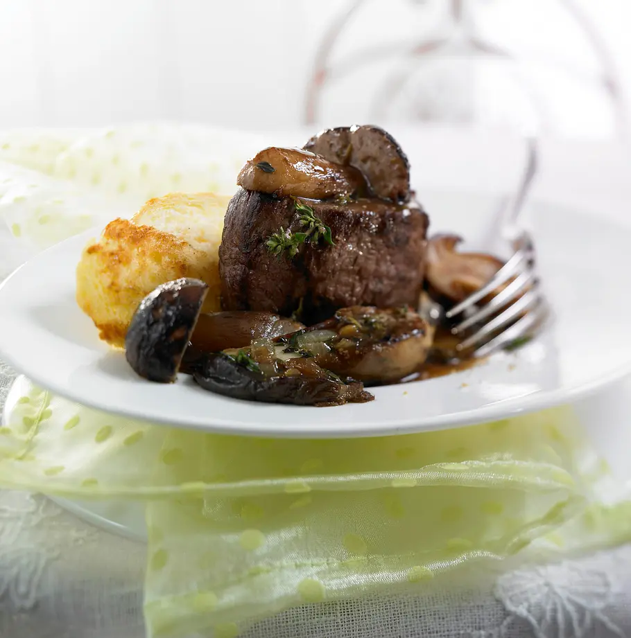 Rinderfilets mit Steinpilzen Rezept Rinderfilets mit Steinpilzen Rezept