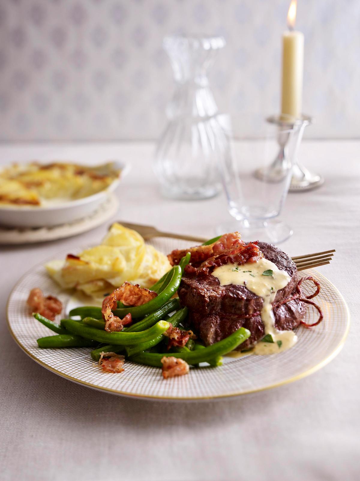 Rinderfiletsteak mit französischer Cognacsahne und Kartoffelgratin Rezept