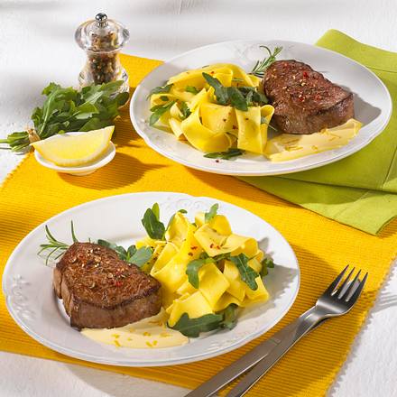 Rinderfiletsteak mit KräuterBandnudeln Rezept Rinderfiletsteak mit KräuterBandnudeln Rezept