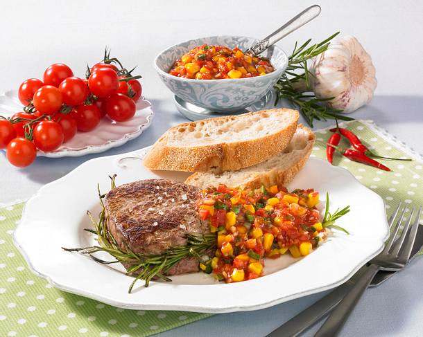 Rinderfiletsteak mit Tomatensalsa Rezept Rinderfiletsteak mit Tomatensalsa Rezept