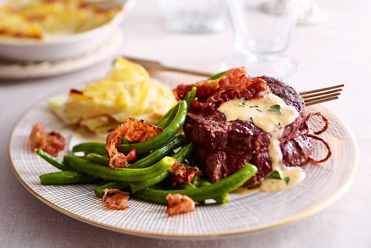 Rinderfiletsteak mit Trüffelrahm und Kartoffelgratin Rezept