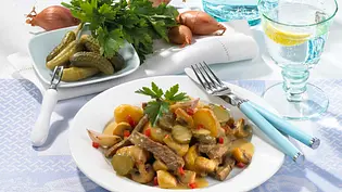 Rindergeschnetzeltes à la Boeuf Stroganoff Rezept - Foto: LECKER @ Bauer Media Group Rindergeschnetzeltes à la Boeuf Stroganoff Rezept - Foto: LECKER @ Bauer Media Group