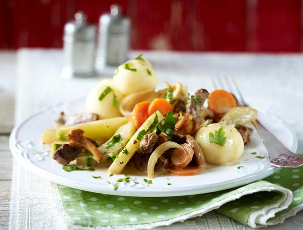Rindergeschnetzeltes mit Schmorgurken Rezept Rindergeschnetzeltes mit Schmorgurken Rezept