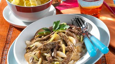 Rindergeschnetzeltes Stroganoff Rezept - Foto: LECKER @ Bauer Media Group