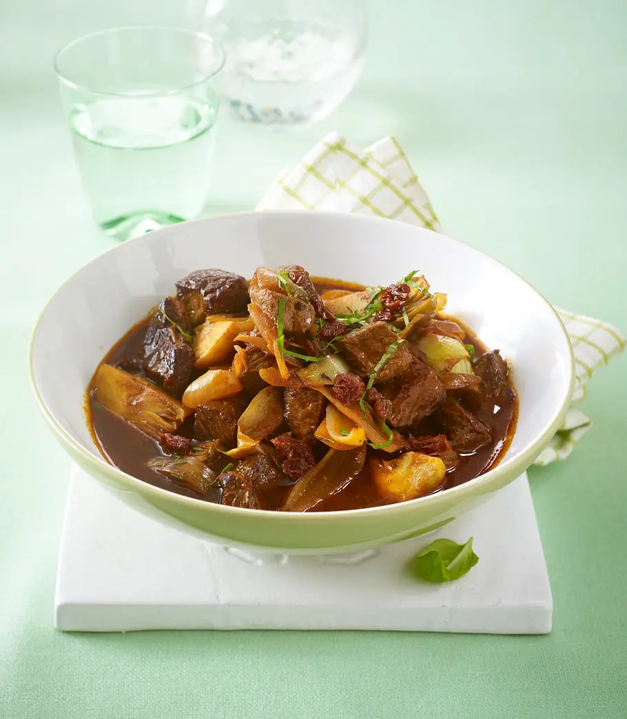 Rindergulasch mit Artischocken (Schlank im Schlaf) Rezept Rindergulasch mit Artischocken (Schlank im Schlaf) Rezept