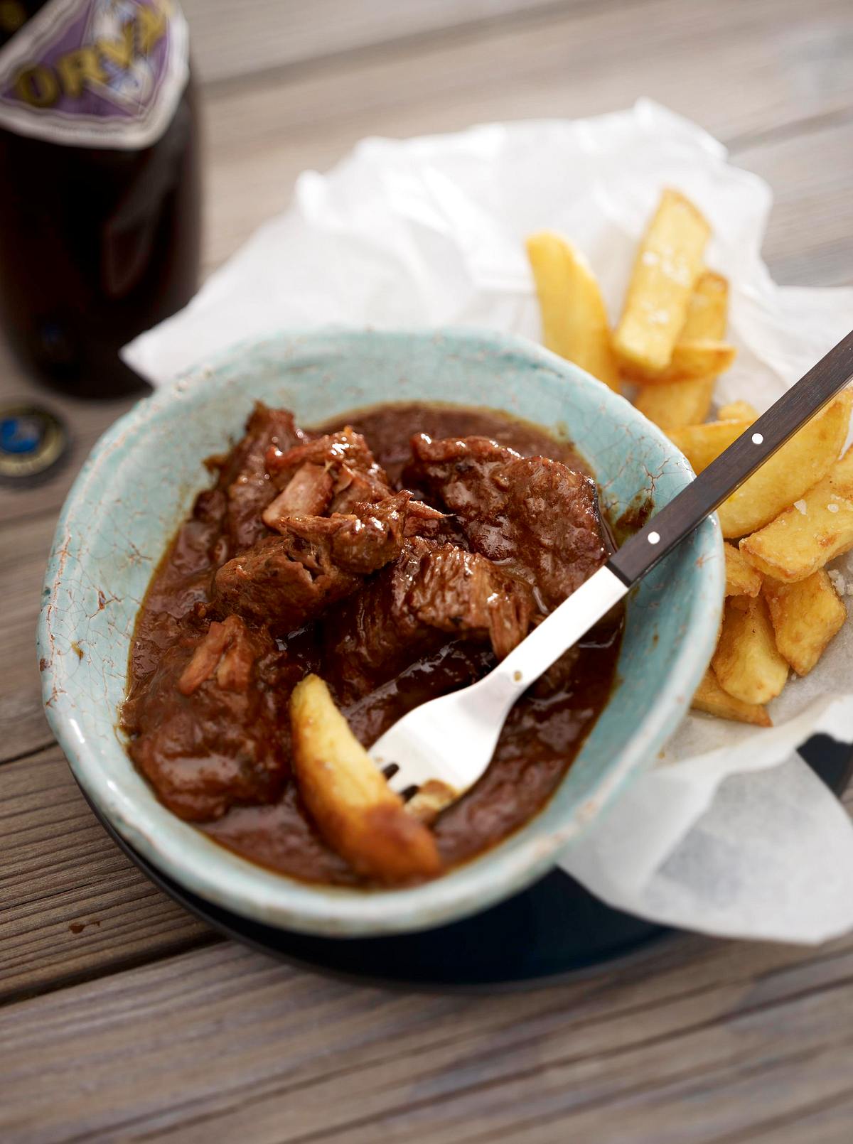 Rindergulasch mit Pommes frites (Genter Stoverji) Rezept