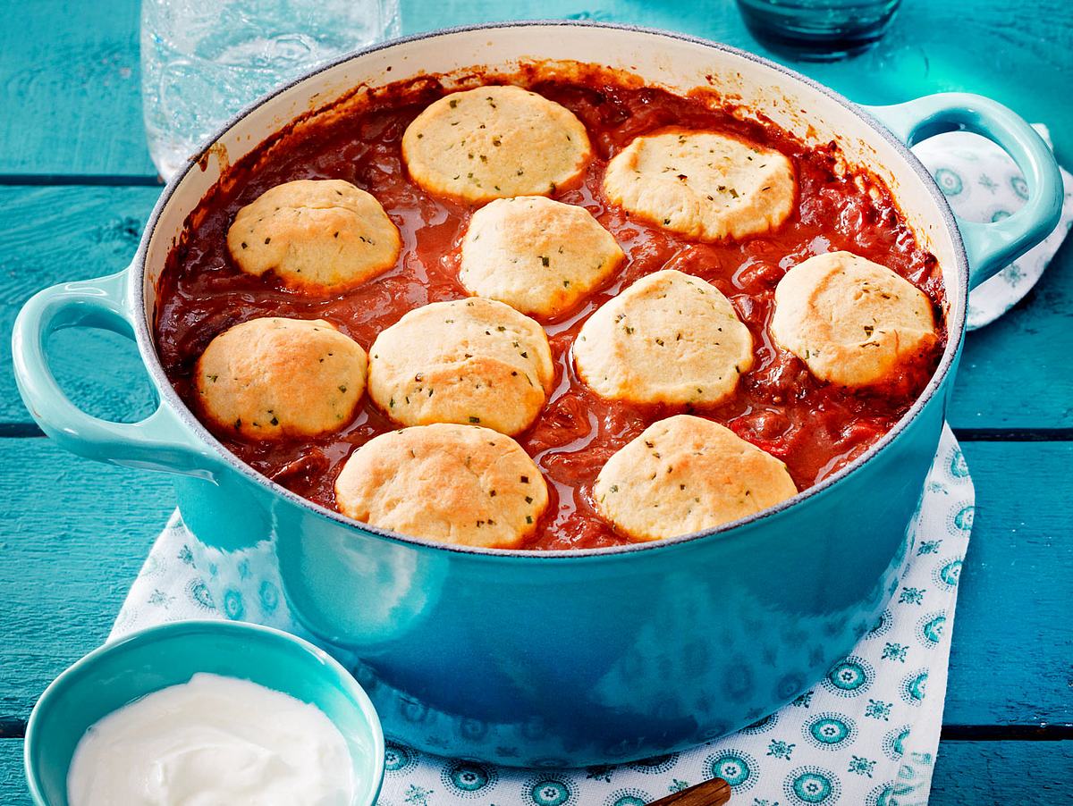 Rindergulasch mit Schnittlauch-Mehl-Klößen Rezept