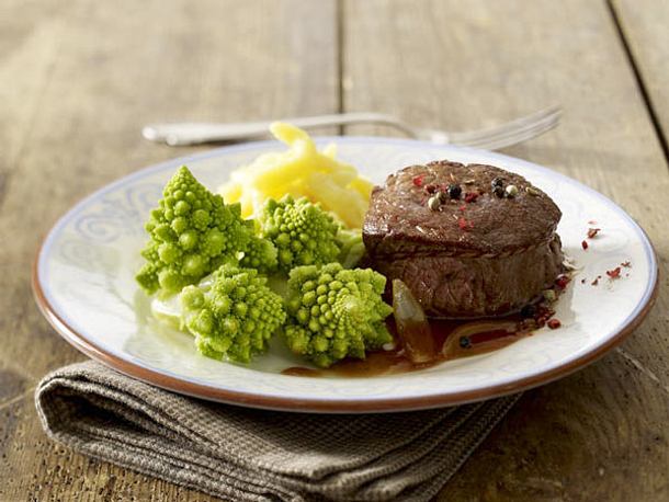 Rindermedaillon zu Romanesco und Spätzle Rezept Rindermedaillon zu Romanesco und Spätzle Rezept
