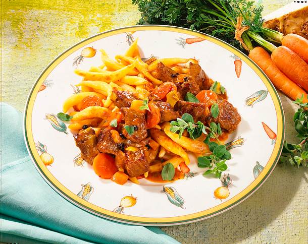 Rinderragout mit Kartoffelnudeln Rezept