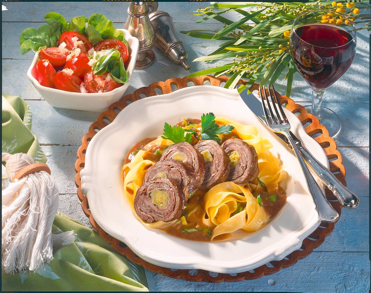 Rinderroulade mit Porree, Bacon und Senf Rezept