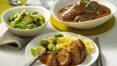 Rinderrouladen mit Pilzfüllung zu Rosenkohl Rezept - Foto: Först, Thomas