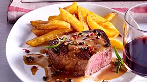Rindersteak mit 3-Pfeffer-Soße Rezept - Foto: LECKER @ Bauer Media Group