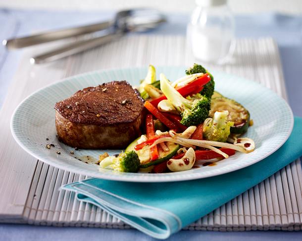 Rindersteak mit asiatischem Pfannengemüse Rezept