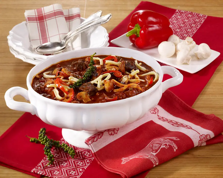 Rindfleisch Pfeffer-Eintopf mit Spätzle Rezept