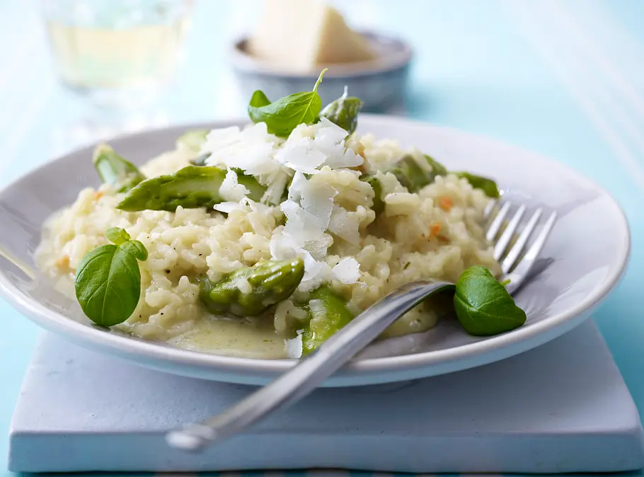 Risotto mit grünem Spargel Rezept Risotto mit grünem Spargel Rezept