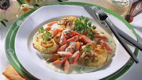 Risottoreis-Bratlinge mit Möhrenragout Rezept - Foto: House of Food / Bauer Food Experts KG