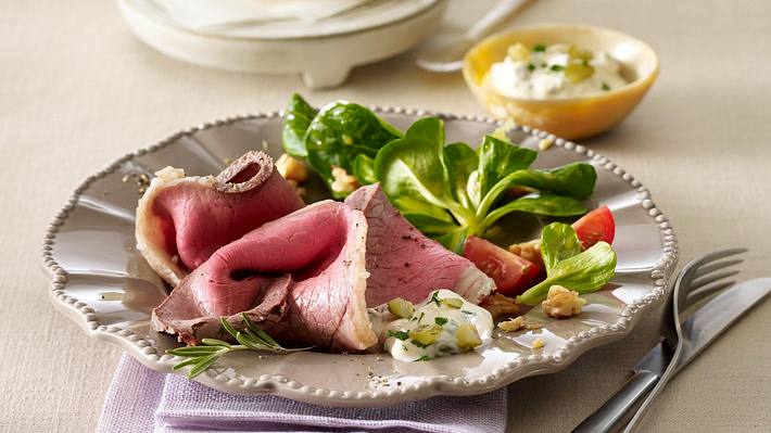 Roastbeef aus der Salzkruste mit Remouladensoße Rezept - Foto: House of Food / Bauer Food Experts KG