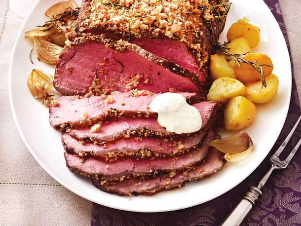 Roastbeef mit Knusperbrösel-Kruste Rezept Roastbeef mit Knusperbrösel-Kruste Rezept