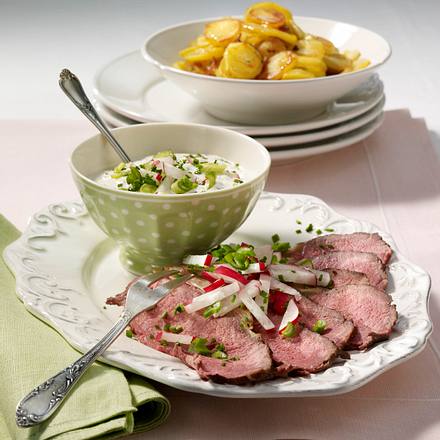 Roastbeef mit Joghurt-Dip Rezept Roastbeef mit Joghurt-Dip Rezept