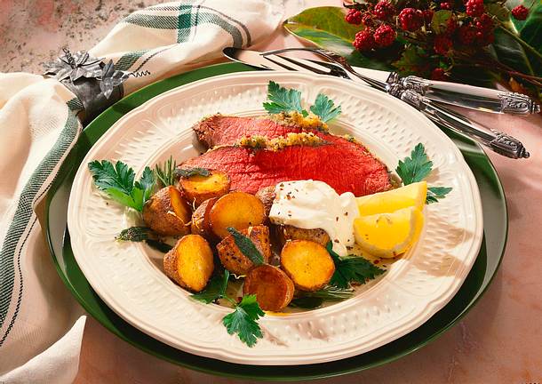 Roastbeef mit Kräuter- Zitronen-Kartoffeln Rezept Roastbeef mit Kräuter- Zitronen-Kartoffeln Rezept