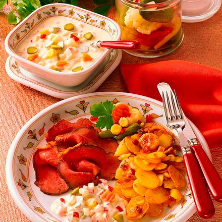 Roastbeef mit Mixed-Pickles-Remoulade Rezept Roastbeef mit Mixed-Pickles-Remoulade Rezept
