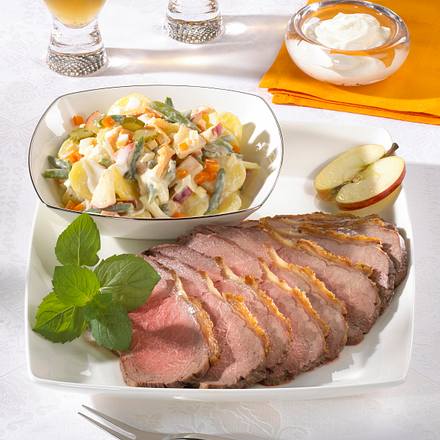 Roastbeef mit russischem Salat Rezept Roastbeef mit russischem Salat Rezept