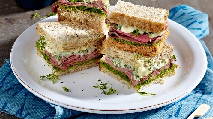 Roastbeef-Sandwich mit Pesto und Kresse Rezept - Foto: House of Food / Bauer Food Experts KG