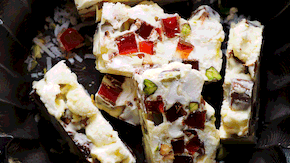 Rocky-Road-Bars in Weiß Rezept - Foto: LECKER @ Bauer Media Group