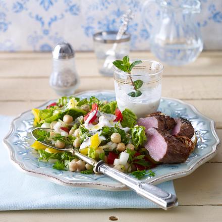 Römersalat "oriental" mit Lammlachsen, Paprika Rezept Römersalat "oriental" mit Lammlachsen, Paprika Rezept
