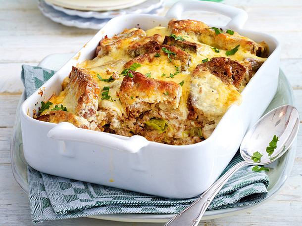 Röstbrotauflauf mit Hack und Porree Rezept