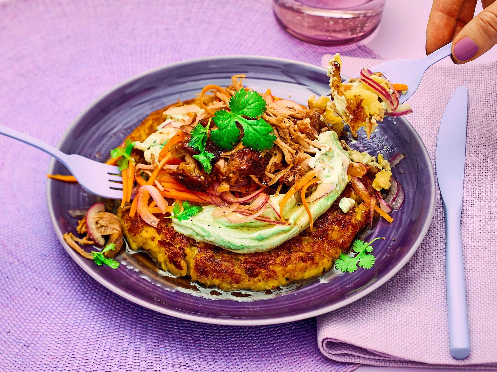 Rösti mit Wasabi-Dip mit Pulled Pork Rezept | LECKER