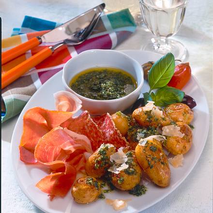 Röstkartoffeln mit Pesto und Schinken Rezept Röstkartoffeln mit Pesto und Schinken Rezept