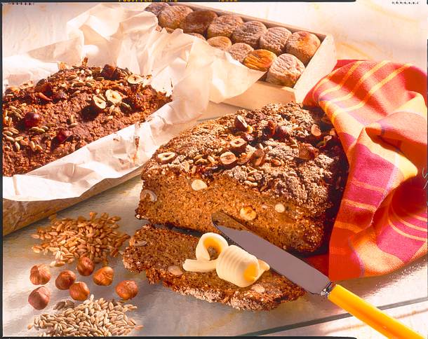 Roggen-Dinkelbrot mit Feigen und Nüssen Rezept