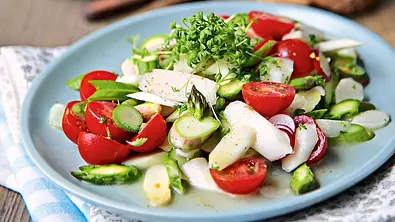 Roher Spargelsalat Rezept - Foto: LECKER @ Bauer Media Group