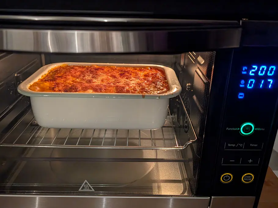 Lasagne aus dem Rommelsbacher Elektronik Back & Grill Ofen BGE 1580/E Lasagne aus dem Rommelsbacher Elektronik Back & Grill Ofen BGE 1580/E