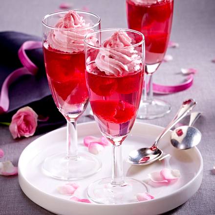 Rosa Champagner-Gelee mit Himbeeren Rezept
