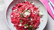 Rosa Spaghetti mit Feta-Crumble Rezept - Foto: House of Food / Bauer Food Experts KG