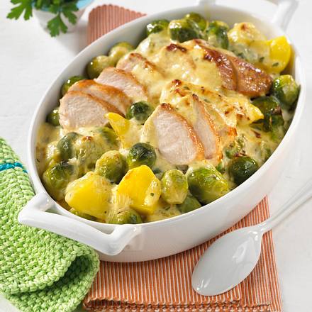 Rosenkohl-Auflauf mit Hähnchenfilet Rezept Rosenkohl-Auflauf mit Hähnchenfilet Rezept