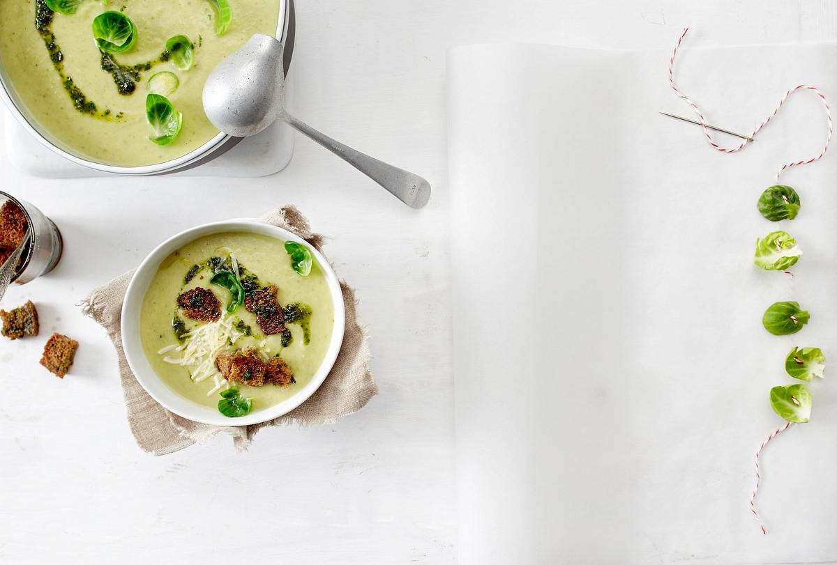 Rosenkohl-Cremesuppe mit Dinkelcroûtons Rezept