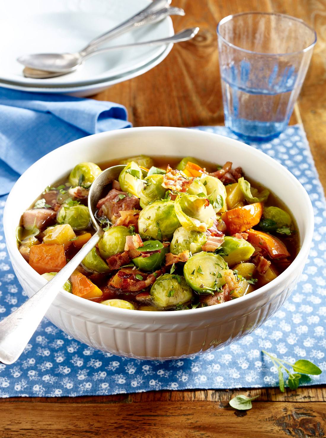 Rosenkohl-Eintopf mit Kasseler Rezept | LECKER